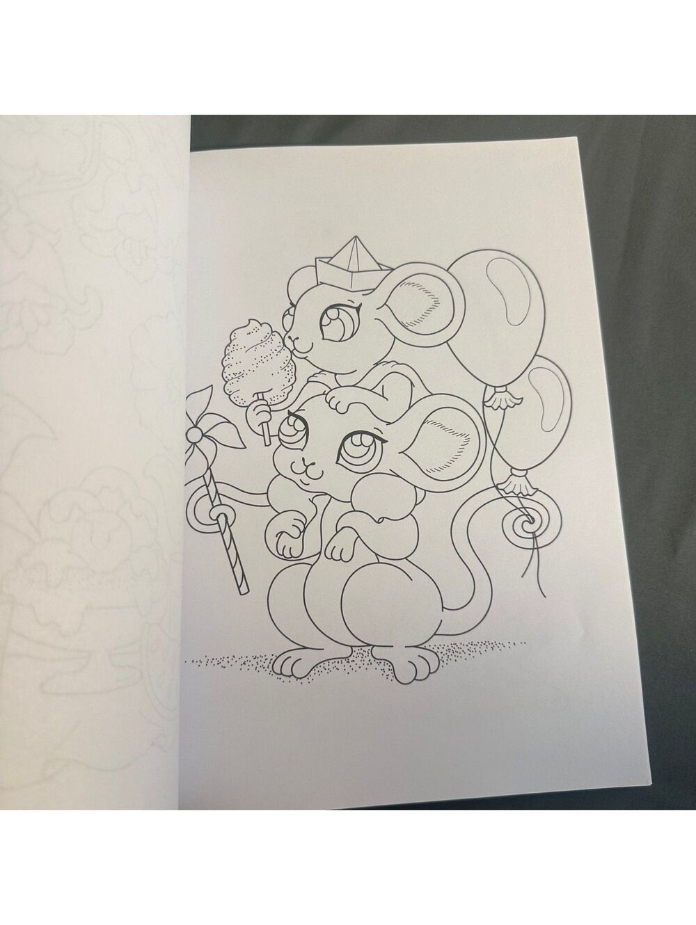 50 Vacation Miniarures Coloring Book - Picture 5 of 9